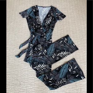 Cute Beach Break Palm Leaf Design Jumpsuit Medium